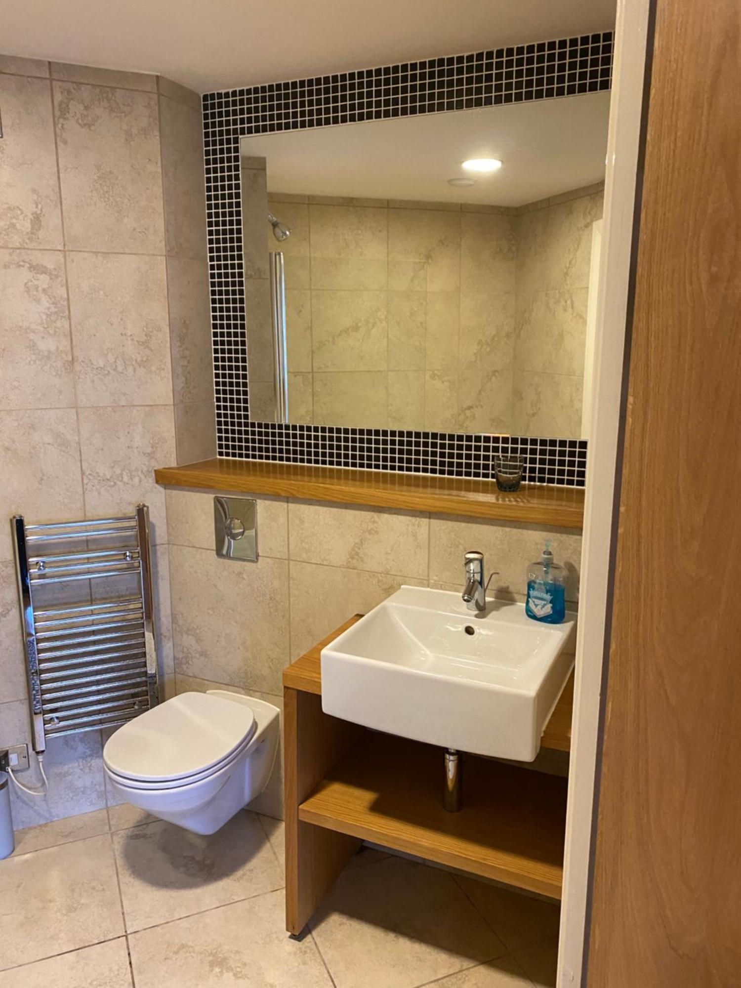 Afpl Hosting Apartment Durham Ngoại thất bức ảnh
